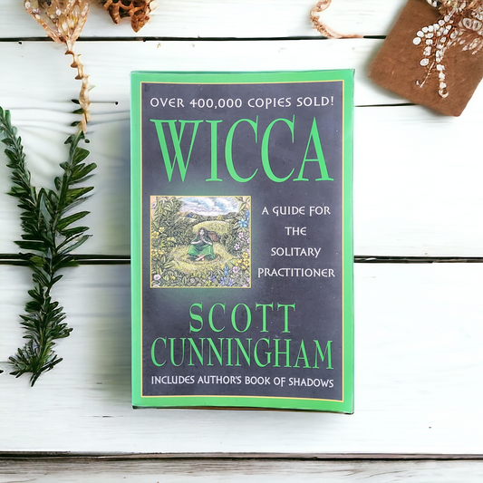(Pre-Loved) Wicca: A Guide For the Solitary Practitioner by Scott Cunningham